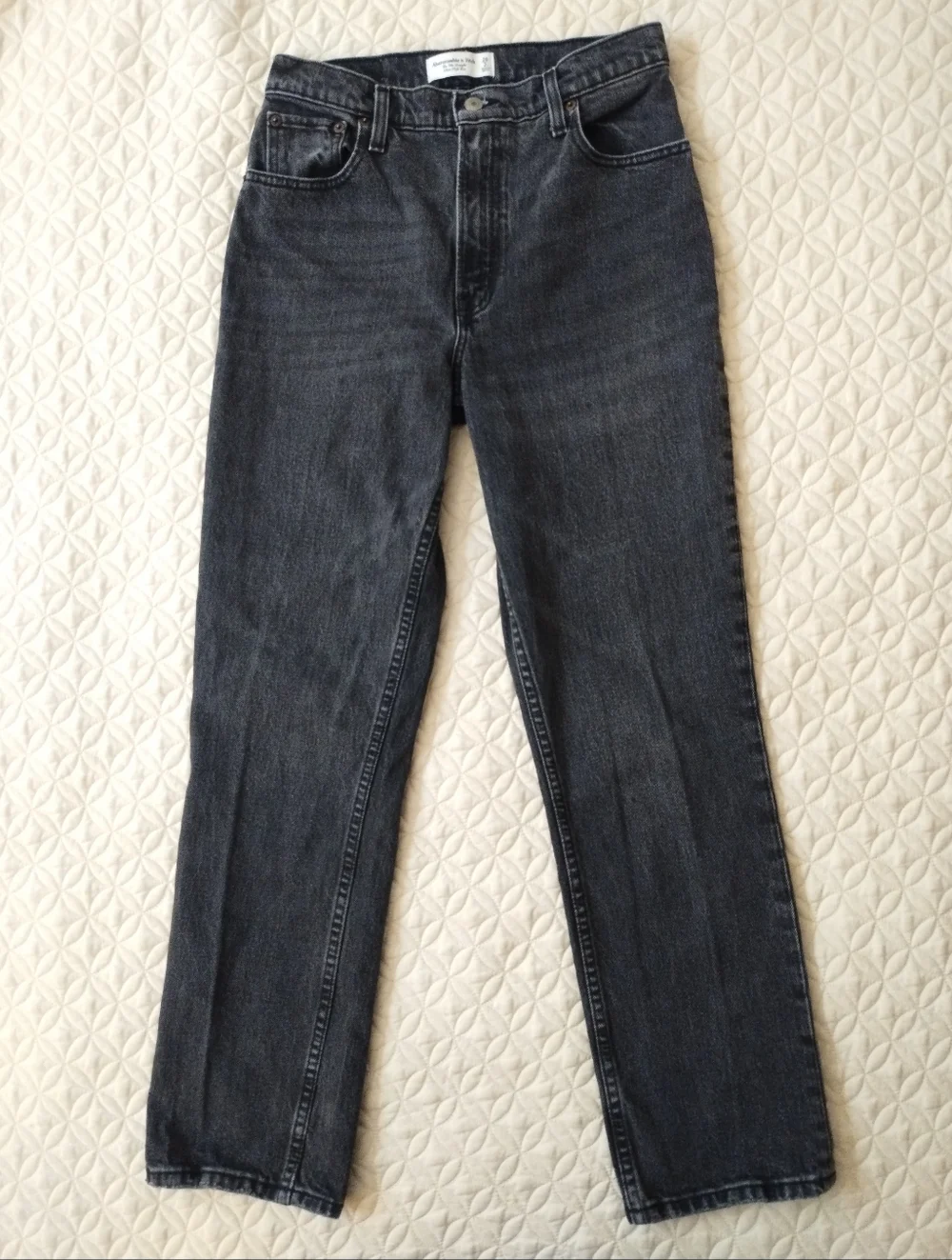 Abercrombie & Fitch The 90s‎ Slim Straight Ultra High Rise Black Wash Jeans